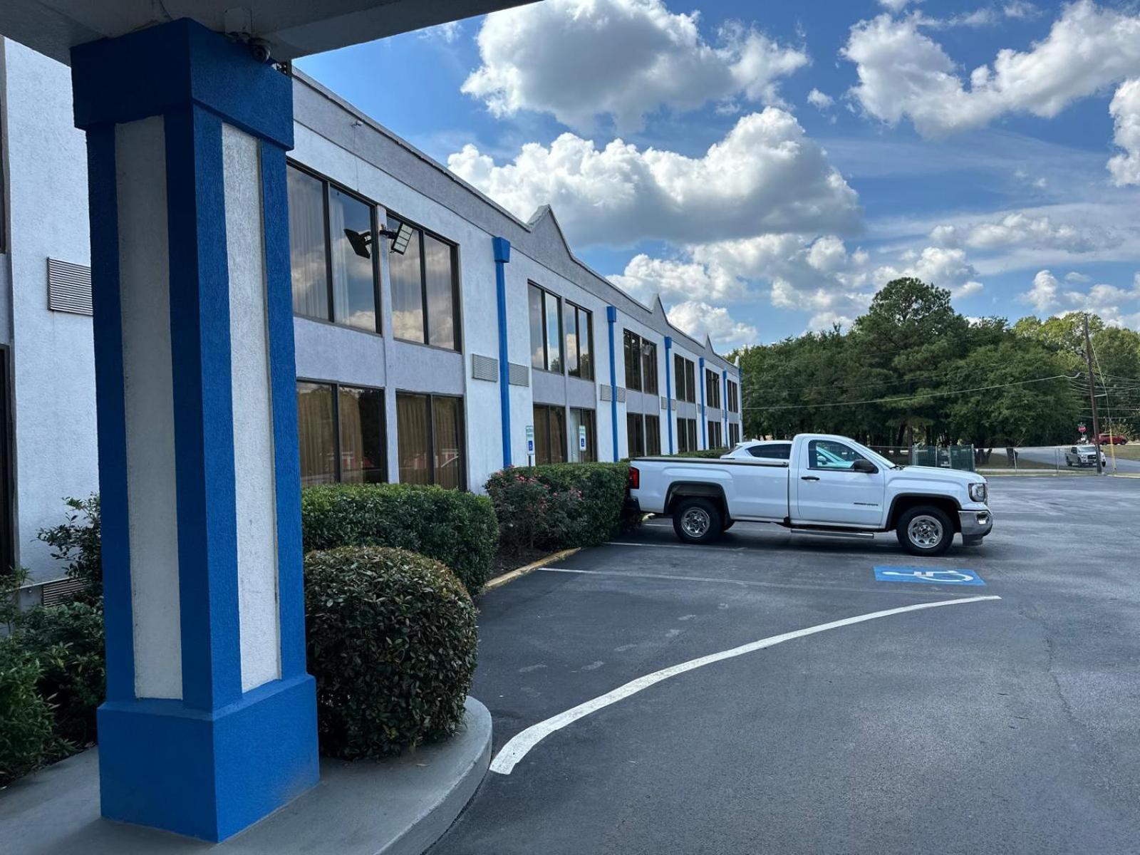 Rodeway Inn Stone Mountain Тъкър Екстериор снимка