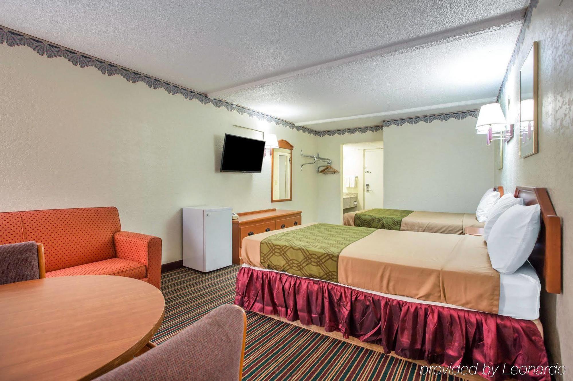 Rodeway Inn Stone Mountain Тъкър Екстериор снимка