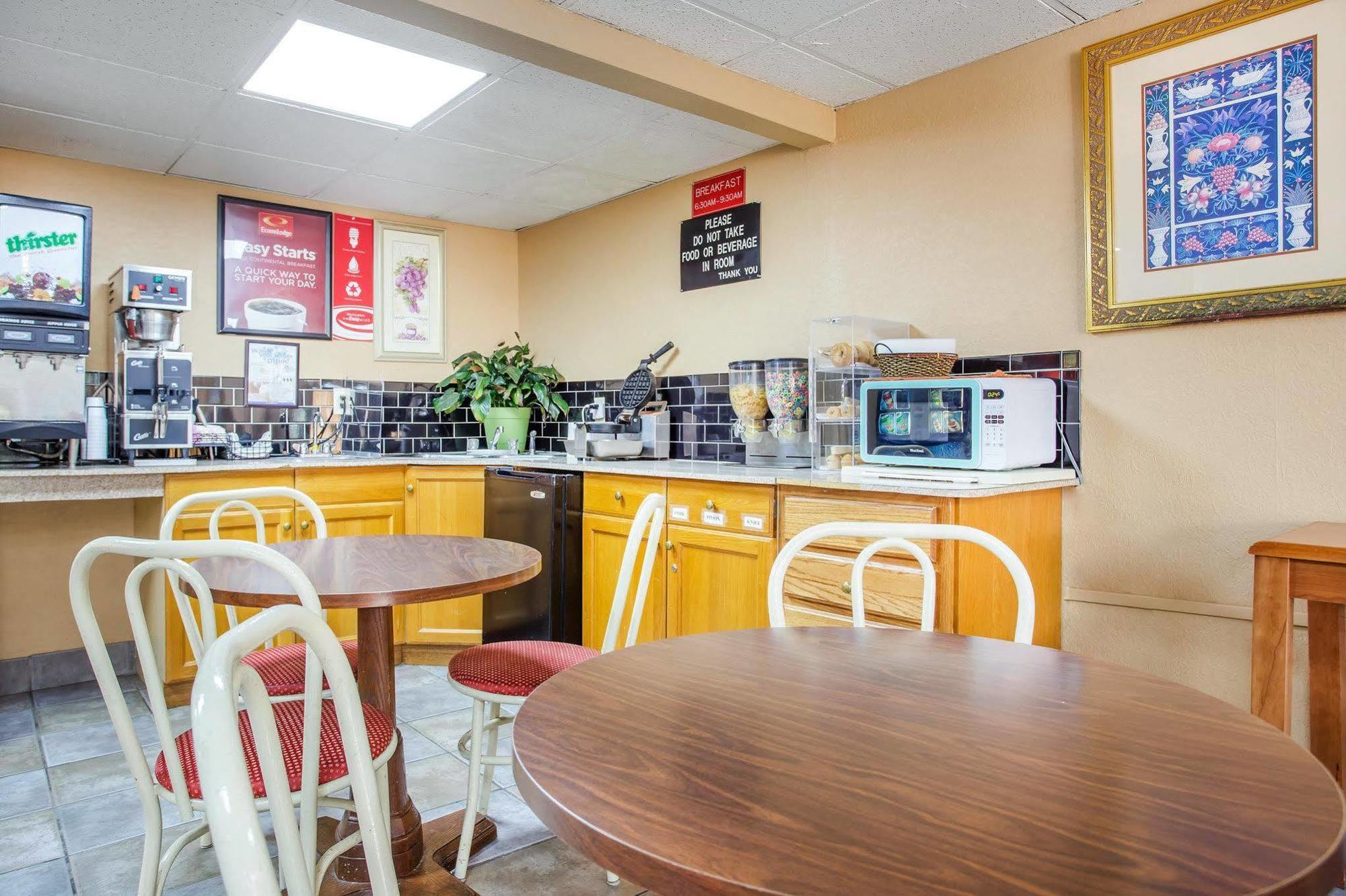 Rodeway Inn Stone Mountain Тъкър Екстериор снимка
