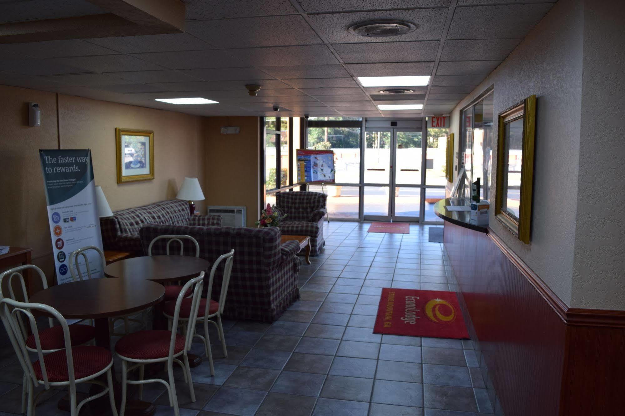 Rodeway Inn Stone Mountain Тъкър Екстериор снимка